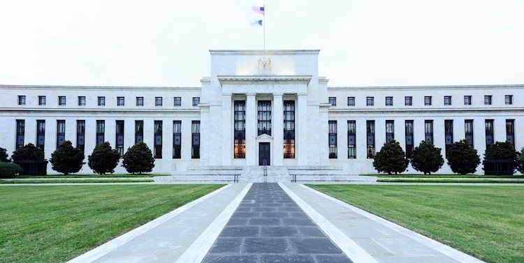 美联储副主席布雷纳德:供应冲击接踵而至对诸央行构成挑𢧐